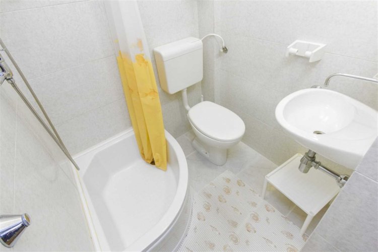 Skelin A4 studio no.1