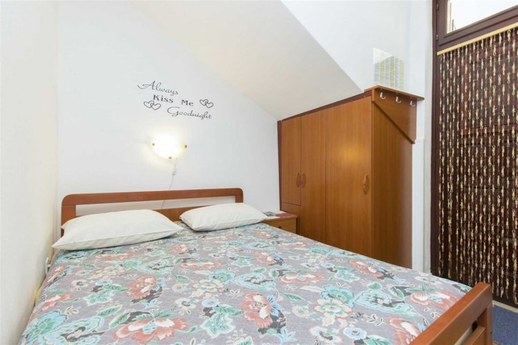 Skelin A2 studio no.2