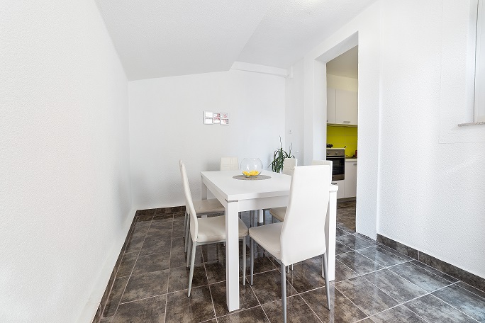 Marina 4+1 no.2 (1000-MVS)