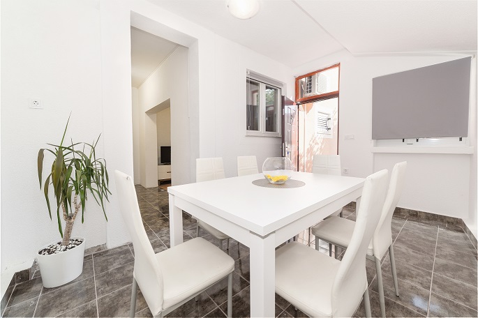 Marina 4+1 no.2 (1000-MVS)