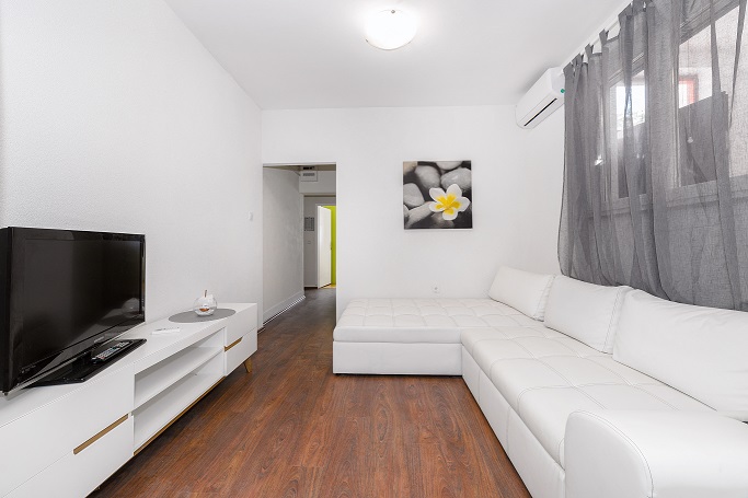 Marina 4+1 no.2 (1000-MVS)