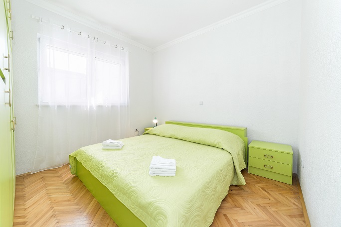 Marina 4+1 no.2 (1000-MVS)