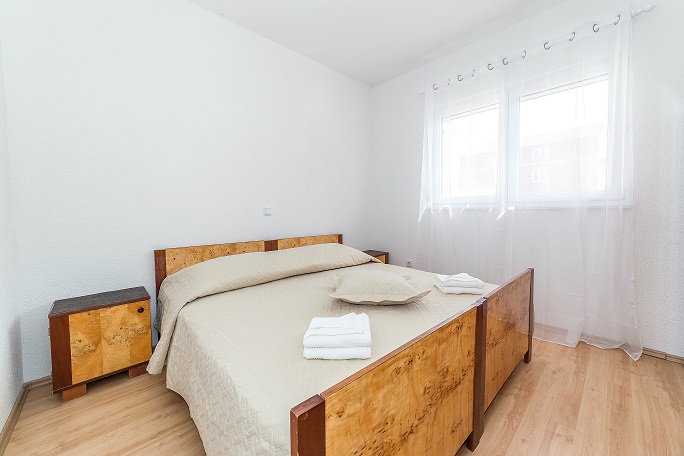 Marina 4+1 no.2 (1000-MVS)