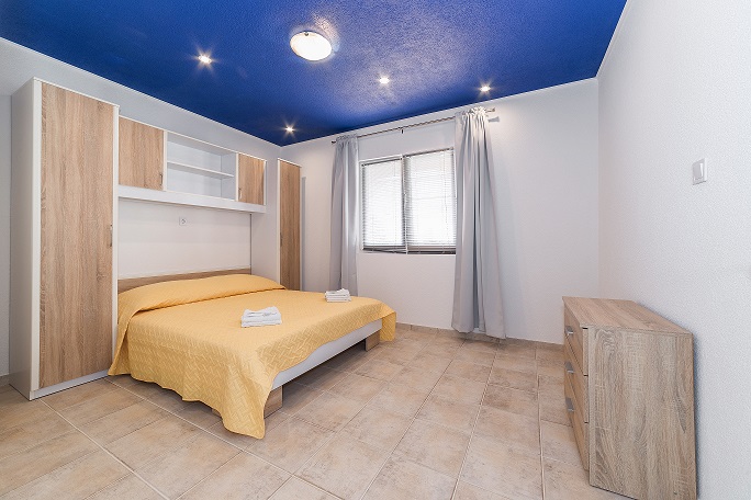 Marina A2+2 no.4 (1000-MVS)