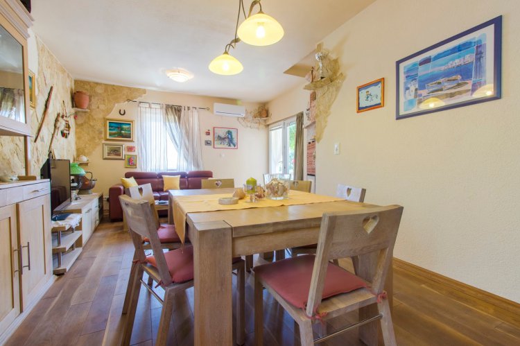 Nevo A4+2 no.2 (1009-MVF)