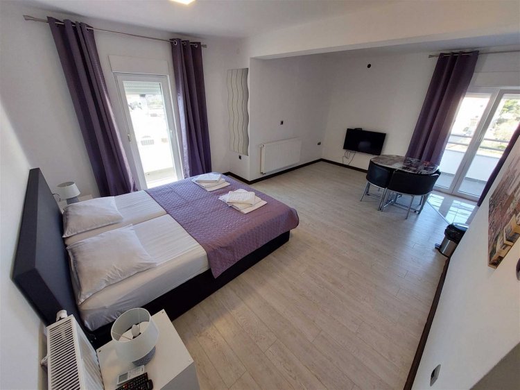 Daniel Studio no.3 (1012-DVS)