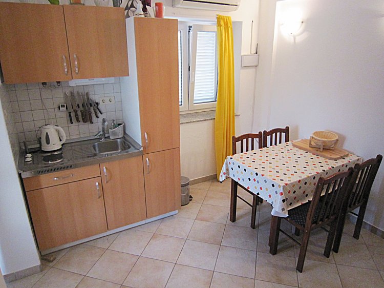 Jasmin 2+2 1.kat (1013-EVS-A1)