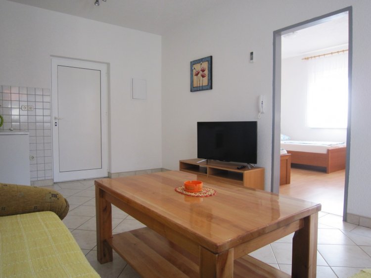 Milic A4+1 no.1 (1015-MVI)