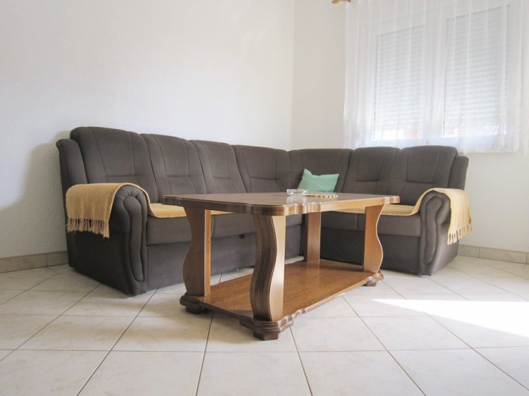 Milic A4+1 no.2 (1015-MVI)