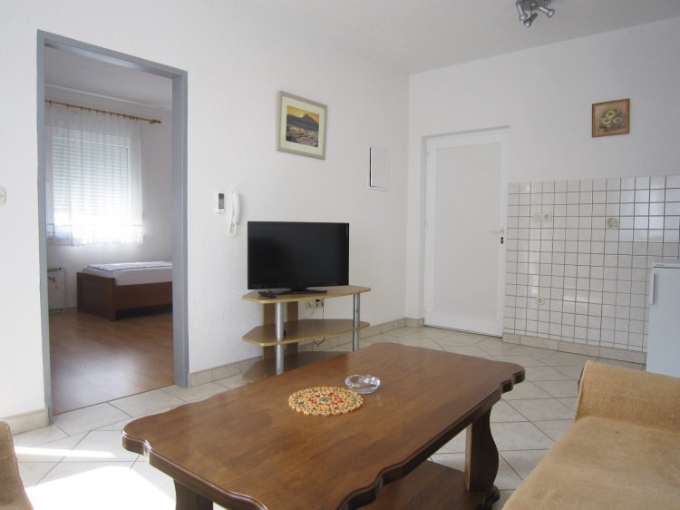 Milic A4+1 no.2 (1015-MVI)