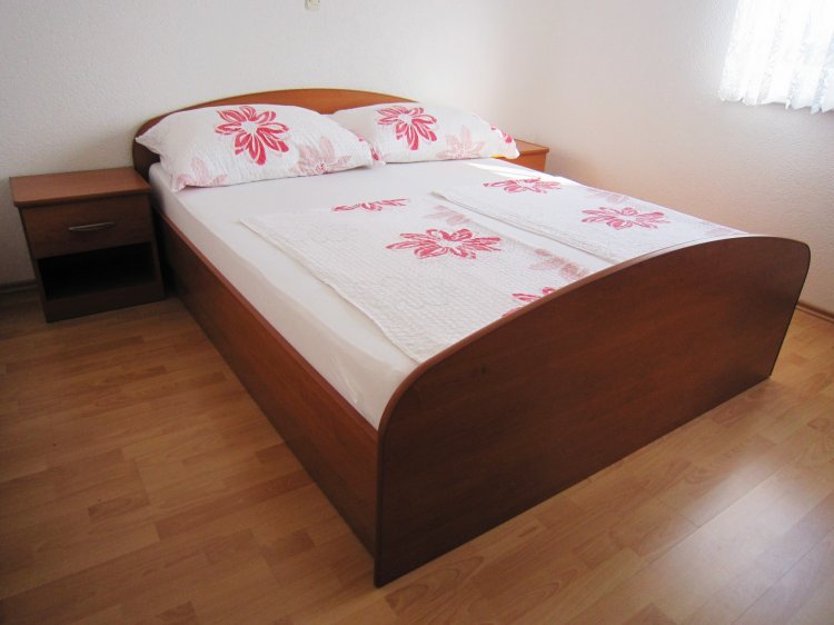 Milic A4+1 no.2 (1015-MVI)