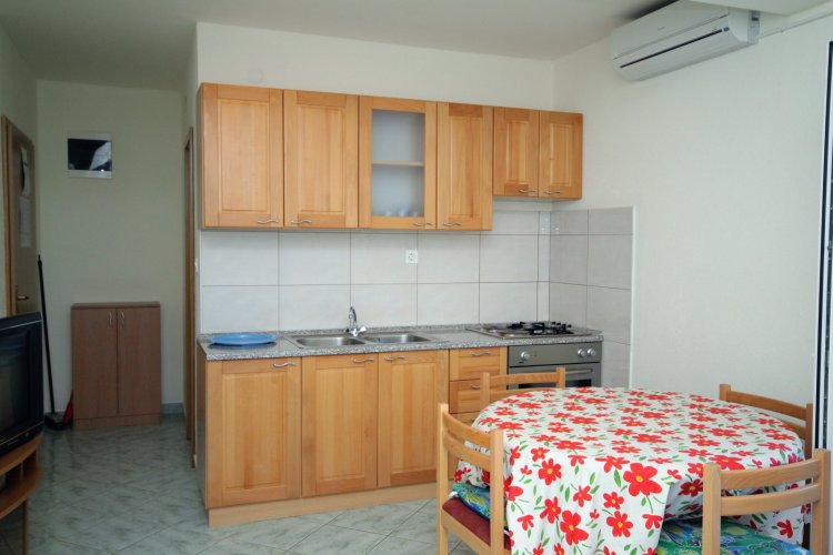 Two bedroom apartment with balcony and sea view Rogoznica (A-5269-b)