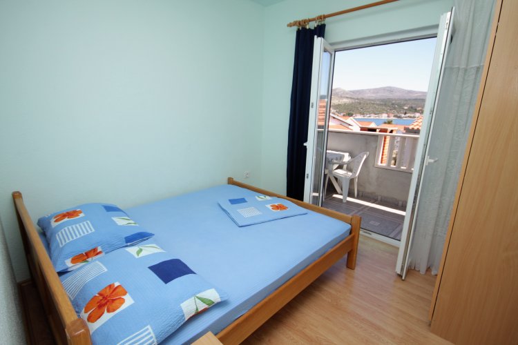 Two bedroom apartment with balcony and sea view Rogoznica (A-5269-b)