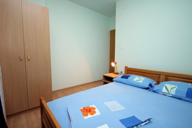 Two bedroom apartment with balcony and sea view Rogoznica (A-5269-b)