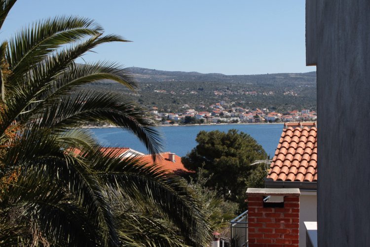 Two bedroom apartment with balcony and sea view Rogoznica (A-5269-b)