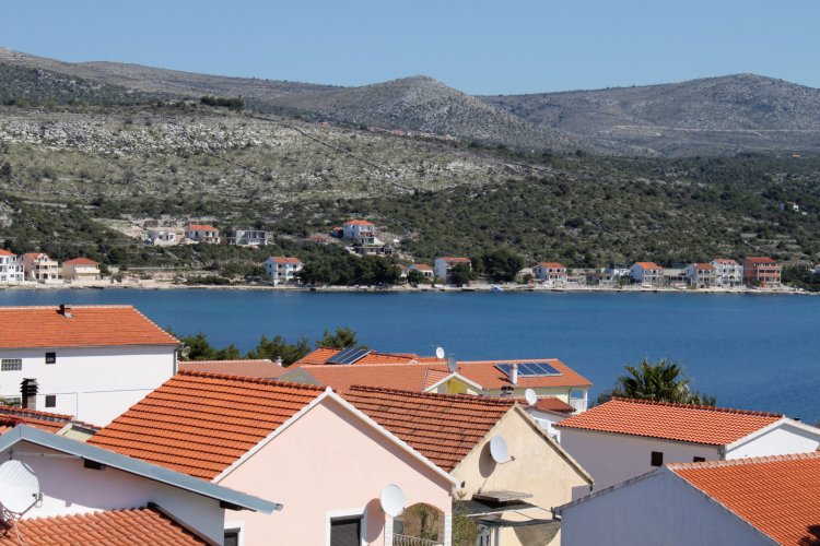 Two bedroom apartment with terrace and sea view Rogoznica (A-5269-c)