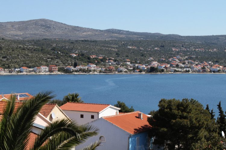 Two bedroom apartment with terrace and sea view Rogoznica (A-5269-d)