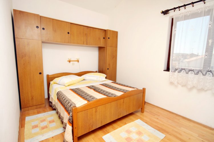 Four bedroom apartment with terrace and sea view Punat, Krk (A-5328-a)