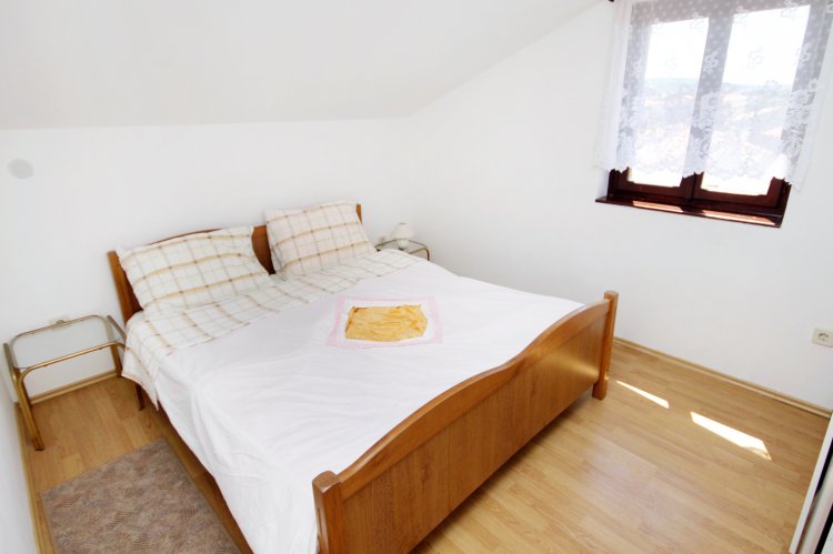 Four bedroom apartment with terrace and sea view Punat, Krk (A-5328-a)