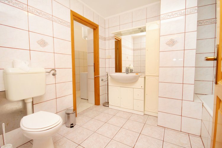 Four bedroom apartment with terrace and sea view Punat, Krk (A-5328-a)