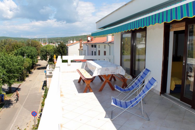 Four bedroom apartment with terrace and sea view Punat, Krk (A-5328-a)