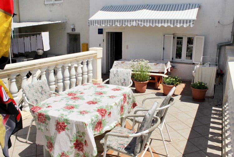 Two bedroom apartment with terrace and sea view Punat, Krk (A-5329-a)