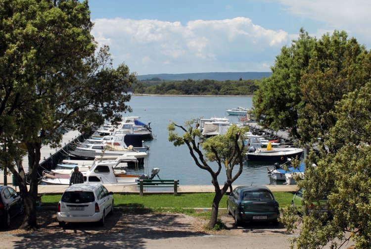 Two bedroom apartment with terrace and sea view Punat, Krk (A-5329-a)