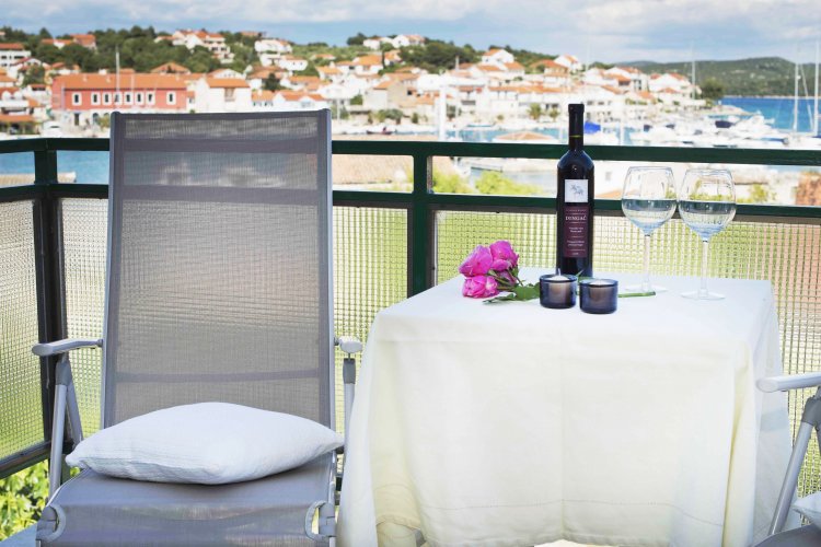 Crvelin A2+1 no.1 (4002-JMJC-A1)