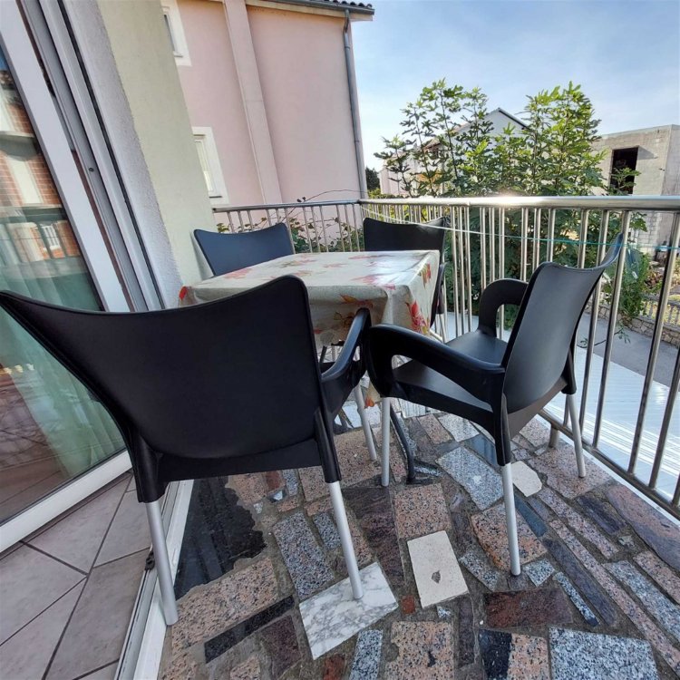 Popic A2+2 no.1 (1025-PVM-A1)