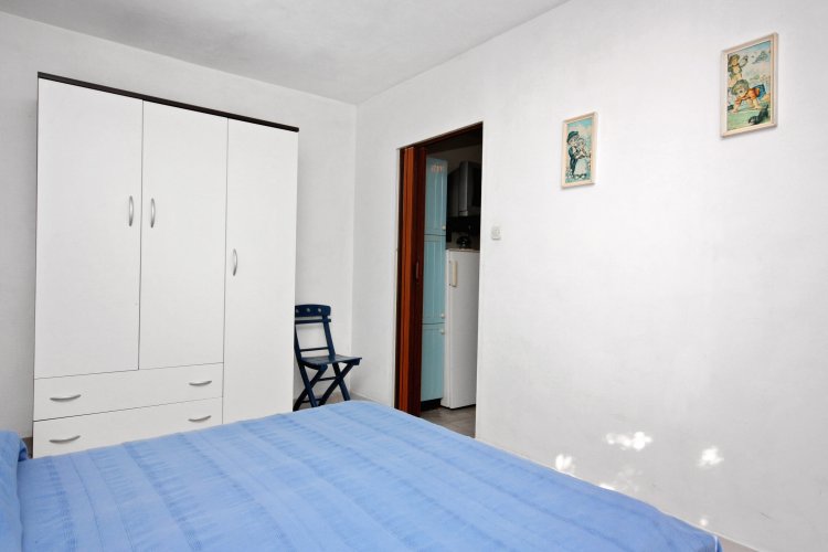 One bedroom apartment near beach Sukošan, Zadar (A-5819-c)