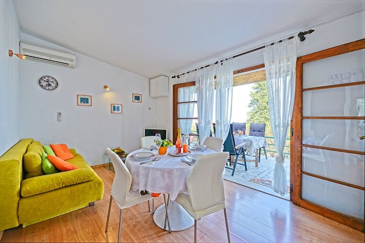 Two bedroom house with terrace and sea view Postira, Brač (K-6052)