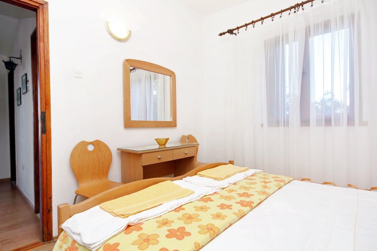 Two bedroom house with terrace and sea view Postira, Brač (K-6052)