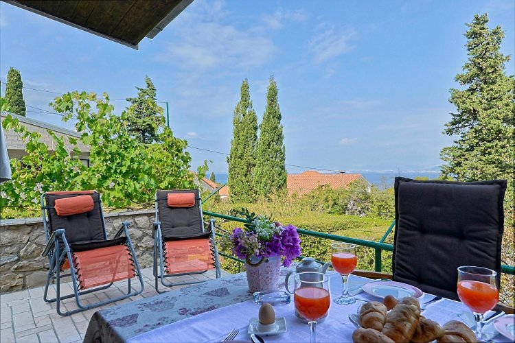 Two bedroom house with terrace and sea view Postira, Brač (K-6052)