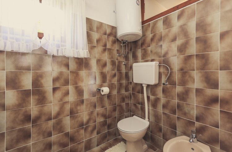 Three bedroom apartment near beach Postira, Brač (A-6053-a)