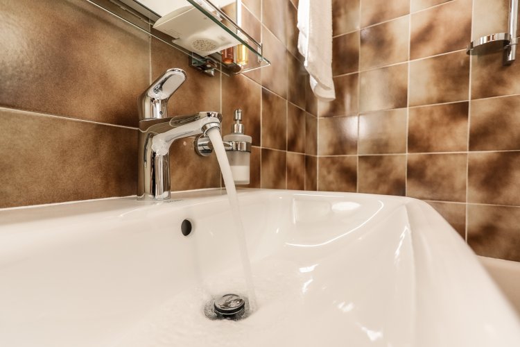 Three bedroom apartment near beach Postira, Brač (A-6053-a)