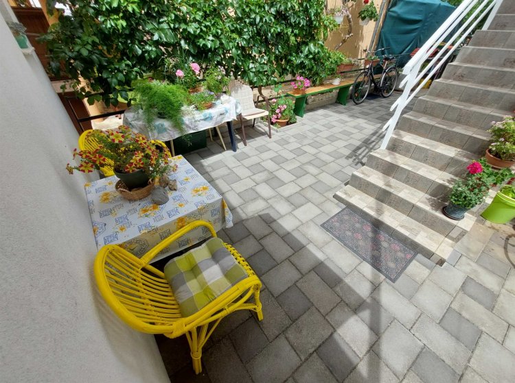 Apartment Garden house A2+1