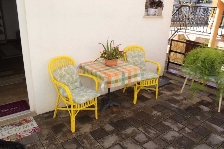 Apartment Garden house A2+1