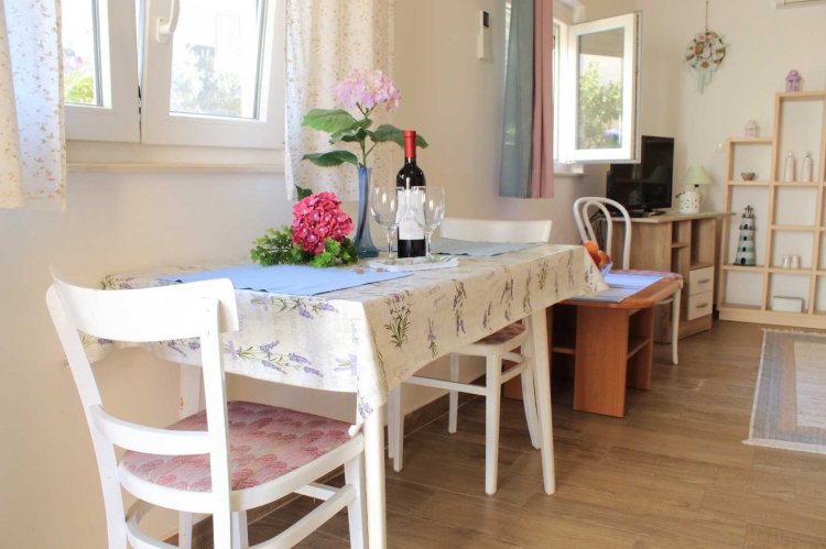 Apartment Garden house A2+1