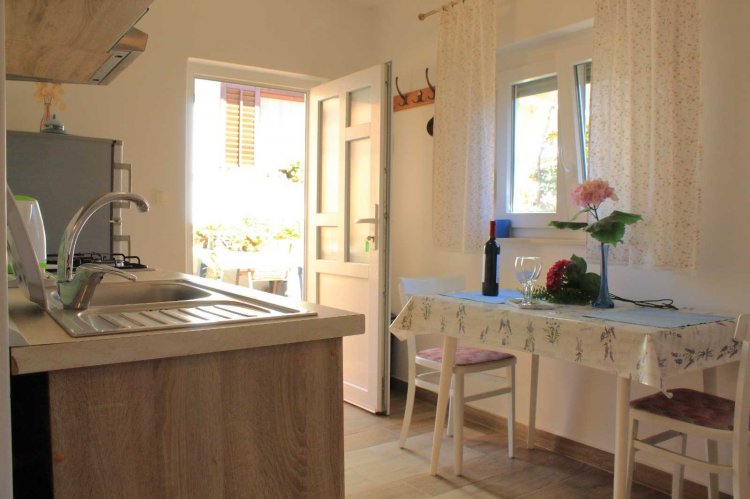 Apartment Garden house A2+1