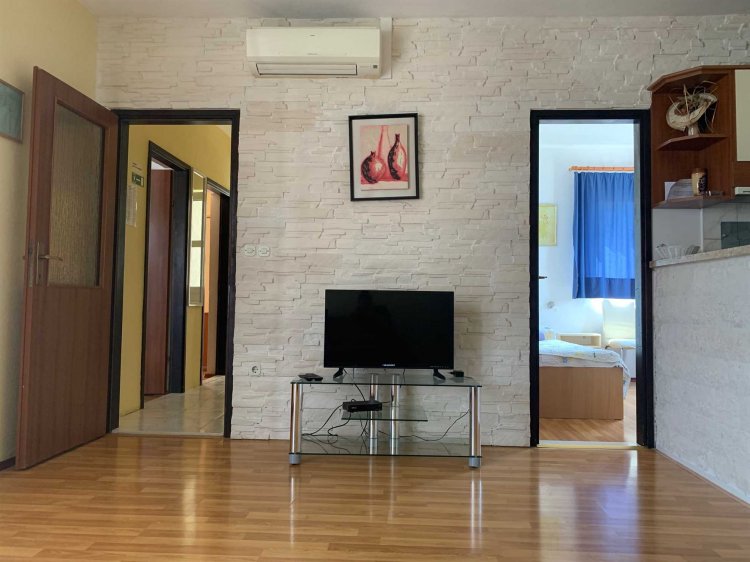 Apartment Jure A5+1 no.1 prvi kat