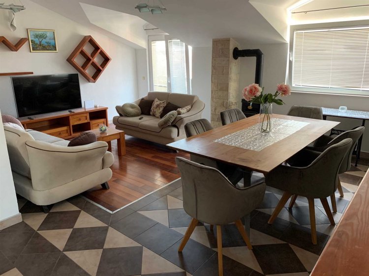 App Zrinka A6 (1037-JVB-A4)