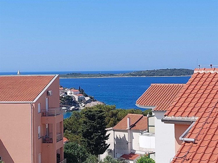 Apartment Black (2002-BPJ-1)