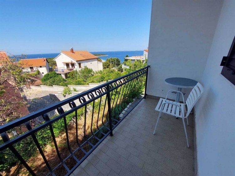 Apartment Black (2002-BPJ-1)