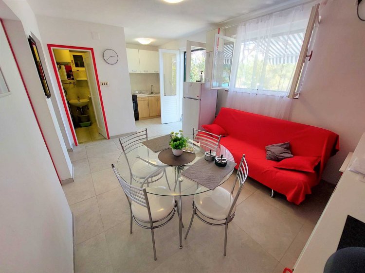 Sea front holiday home Boby 4+1