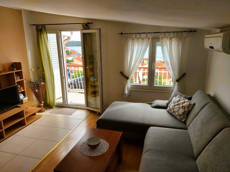 Apartment Madlena A2+2 Šibenik