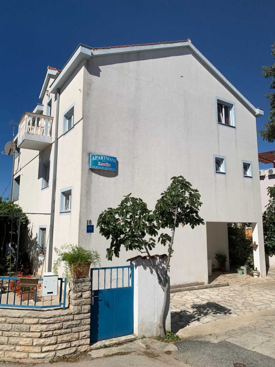 Apartment Jukic A6+2 no.2