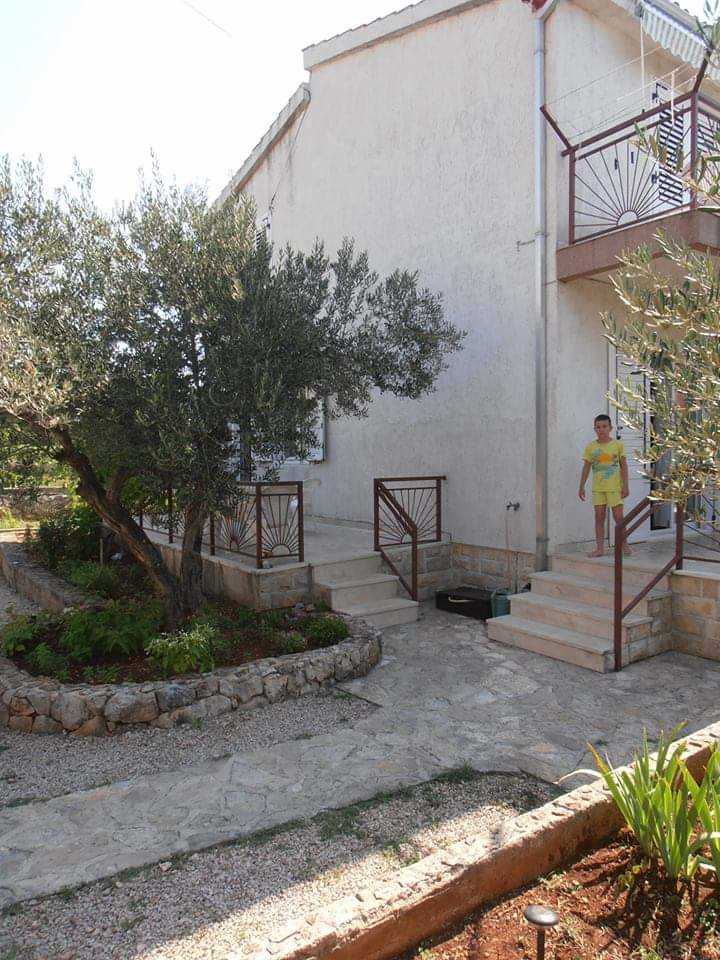 Apartment Vedris Srima A2