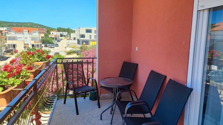 Marina Vodice A4+1 no.2