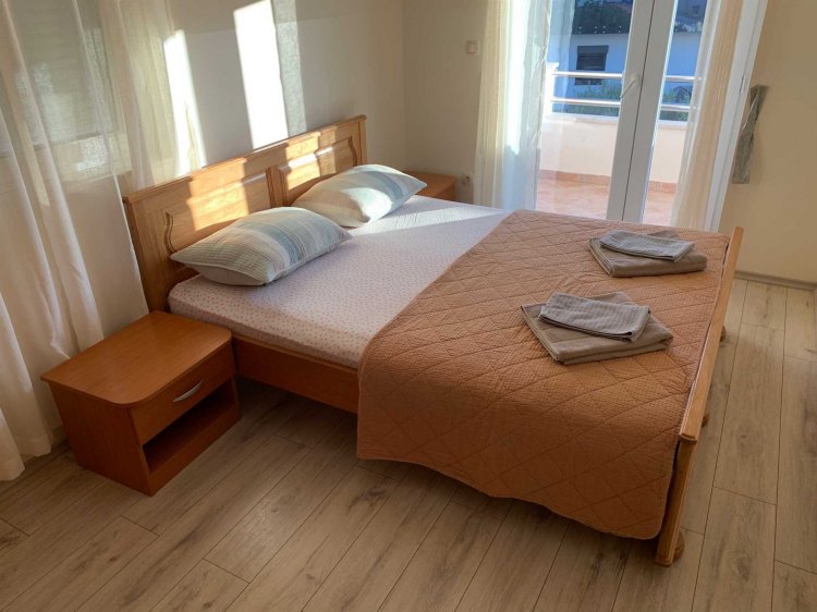 Baric app no.1 (1050-FVB)